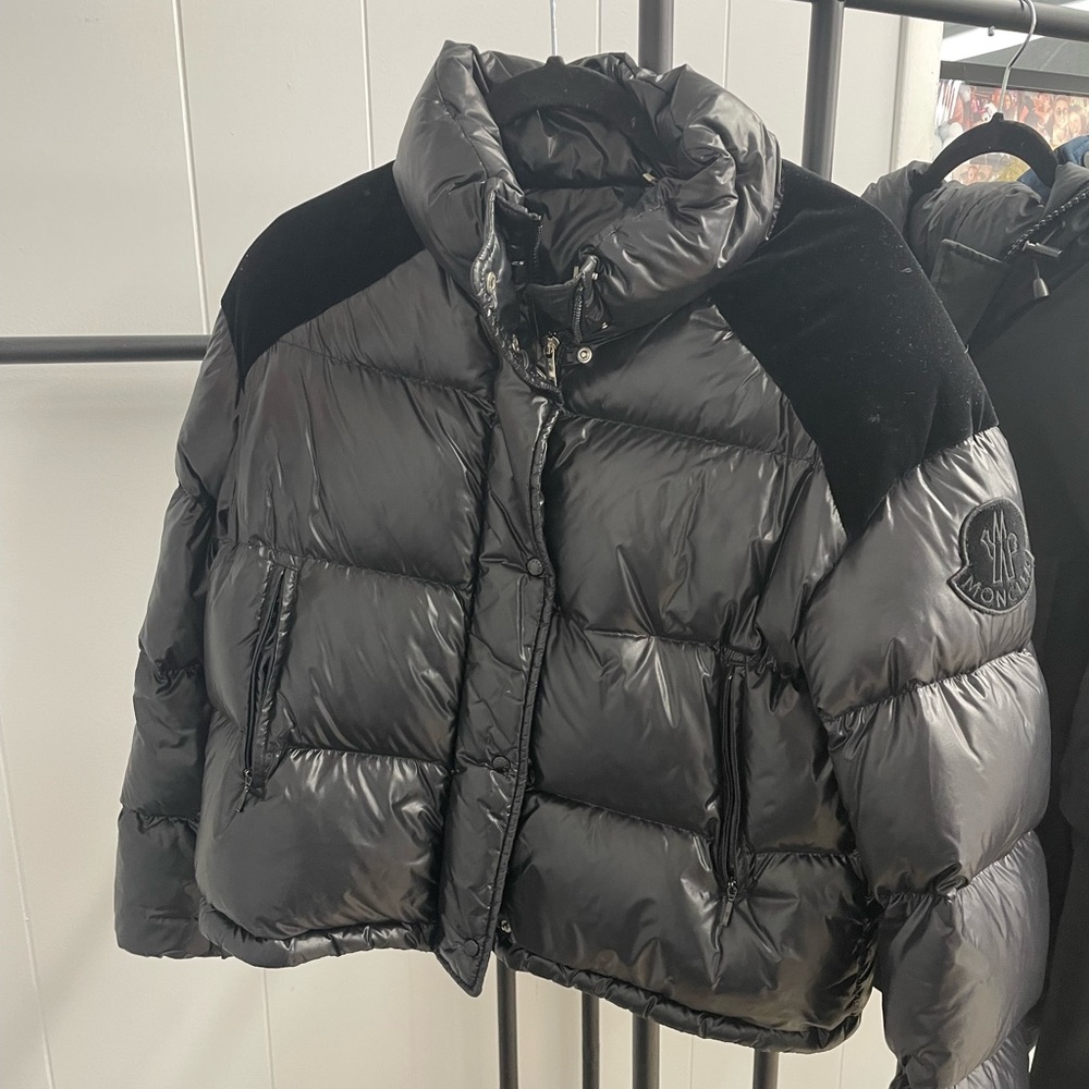 Women’s black moncler jacked with velvet detail. Great condition. Size 2